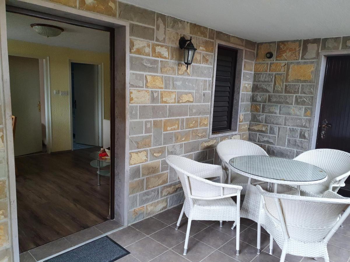 Apartma Joy Apartment Izola Bagian luar foto